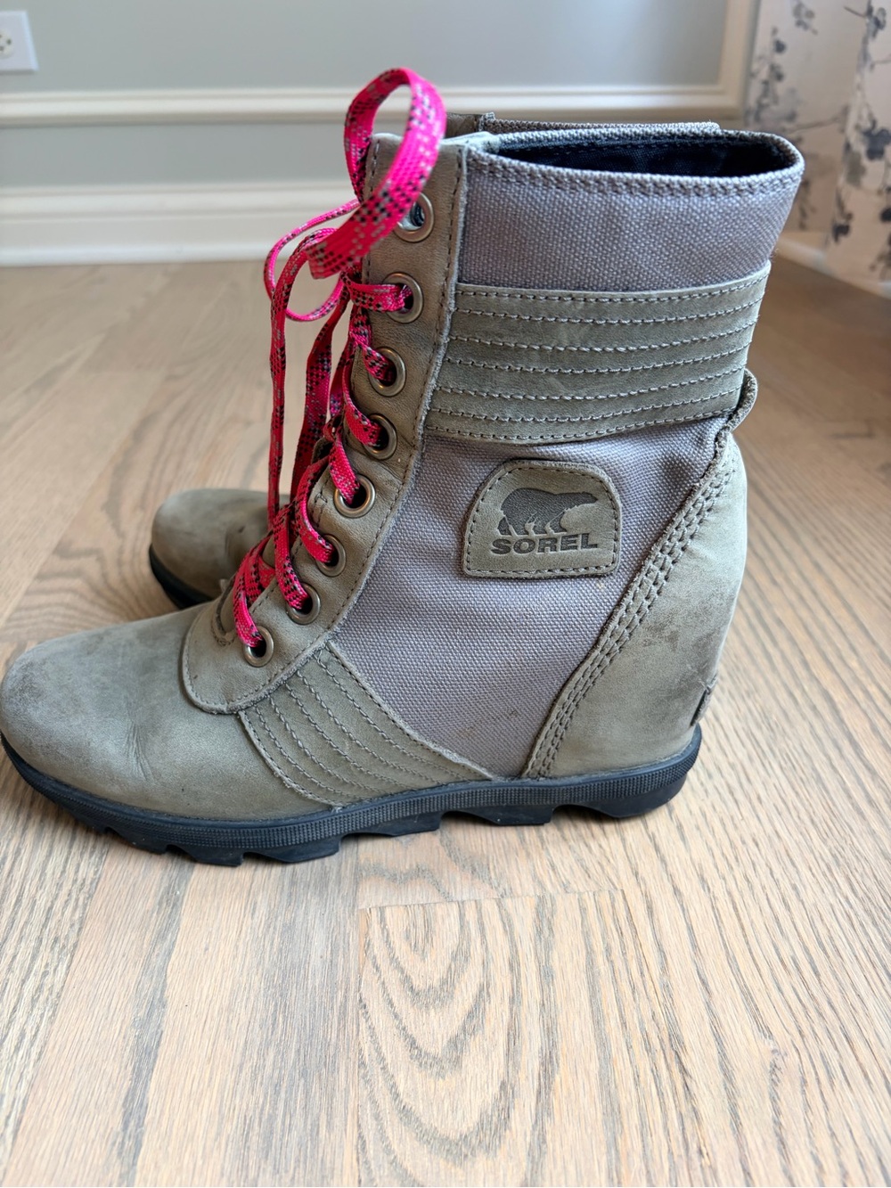 Sorel Lexie Wedge Boots Gray Taupe Pink Laces Leather Waterproof Ankle Height